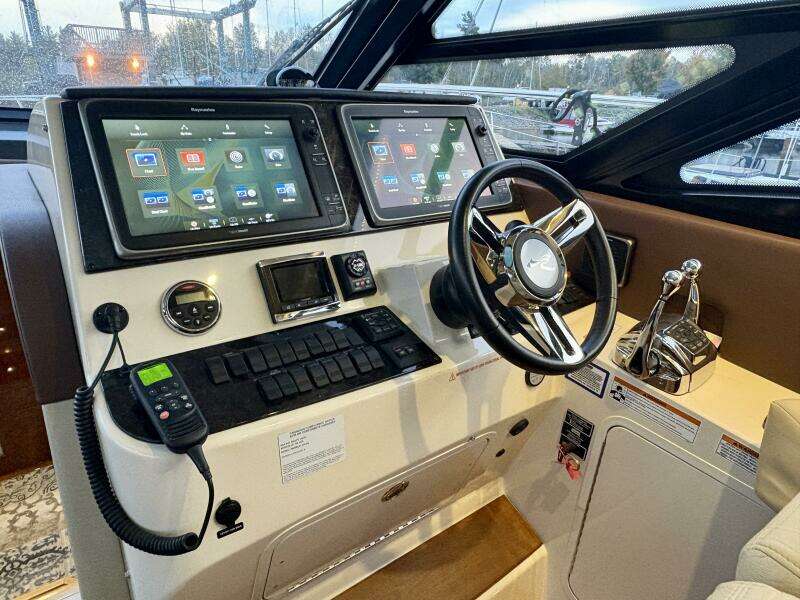 SKALYWAG VI 47ft Sea Ray Yacht For Sale SKALYWAG VI 47ft Sea Ray Yacht For Sale