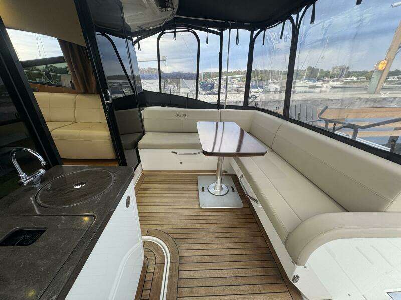 SKALYWAG VI 47ft Sea Ray Yacht For Sale SKALYWAG VI 47ft Sea Ray Yacht For Sale