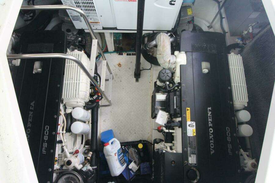 43ft Cruisers Yachts Yacht For Sale 43ft Cruisers Yachts Yacht For Sale