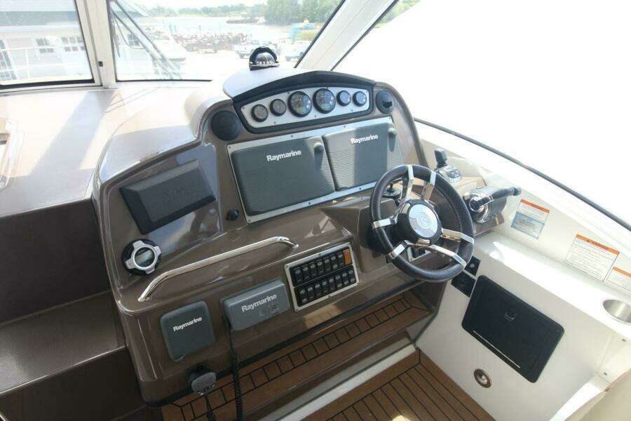 43ft Cruisers Yachts Yacht For Sale 43ft Cruisers Yachts Yacht For Sale