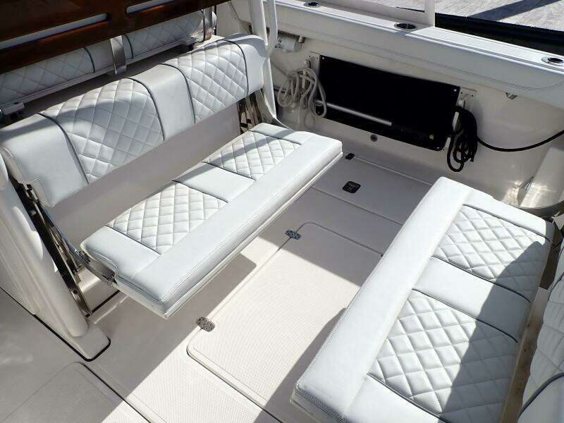 28ft Pursuit Yacht For Sale 28ft Pursuit Yacht For Sale