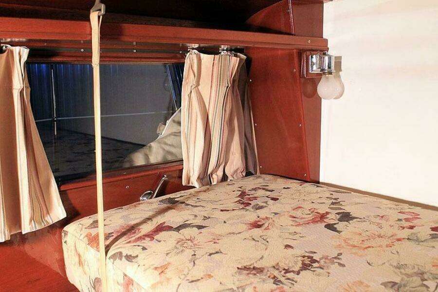 Allez 48ft Chris Craft Yacht For Sale
