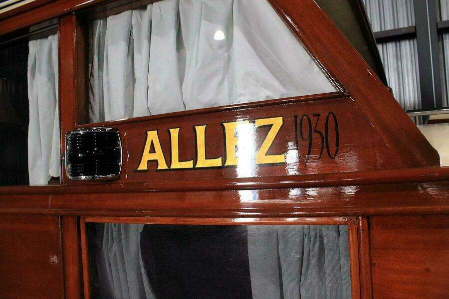 Allez 48ft Chris Craft Yacht For Sale