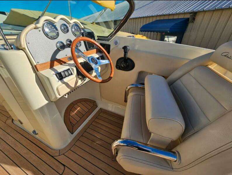 25ft Chris Craft Yacht For Sale