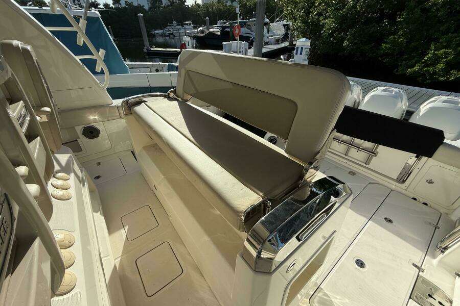 42ft Boston Whaler Yacht For Sale