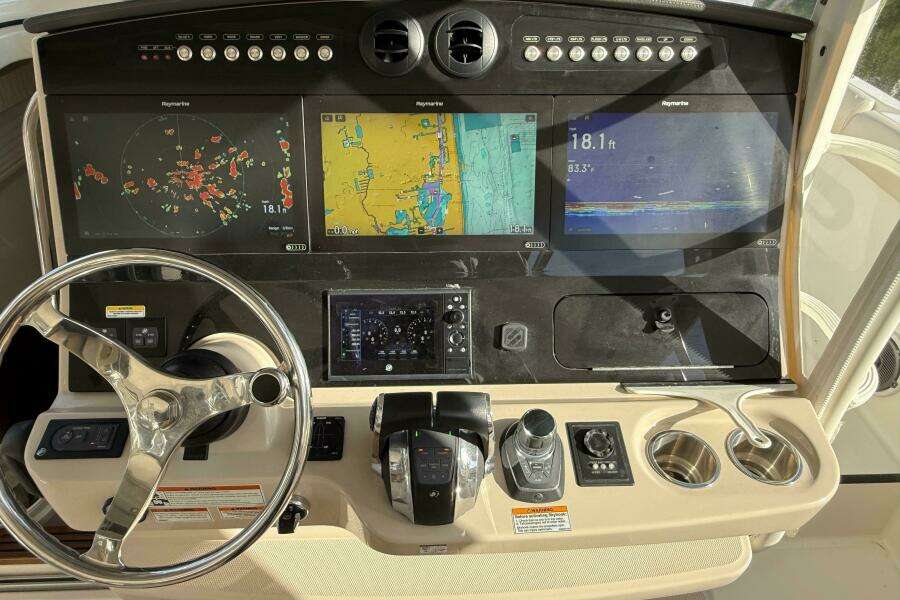 42ft Boston Whaler Yacht For Sale