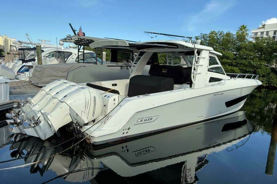 42ft Boston Whaler Yacht For Sale