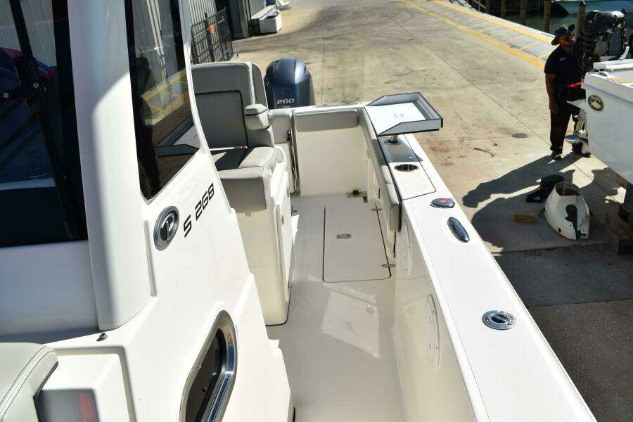 26ft Pursuit Yacht For Sale 26ft Pursuit Yacht For Sale