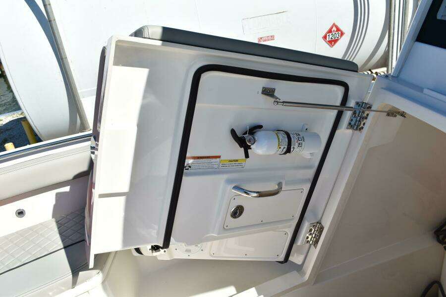 26ft Pursuit Yacht For Sale 26ft Pursuit Yacht For Sale