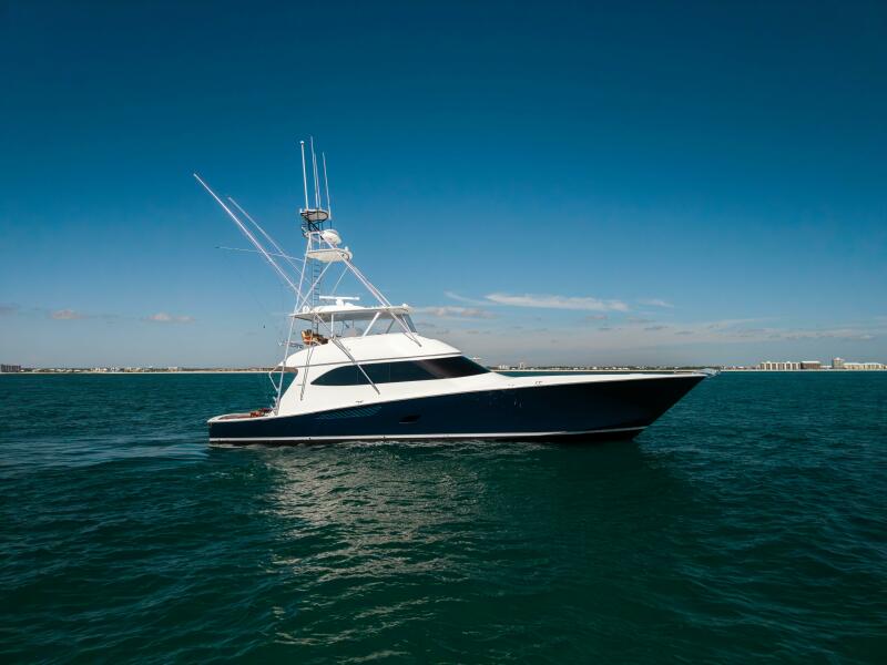 76' 2013 Viking 76 Convertible