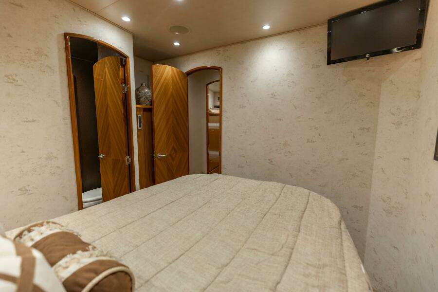 2013 Viking 76 Convertible- REEL FIRE- Port VIP Stateroom