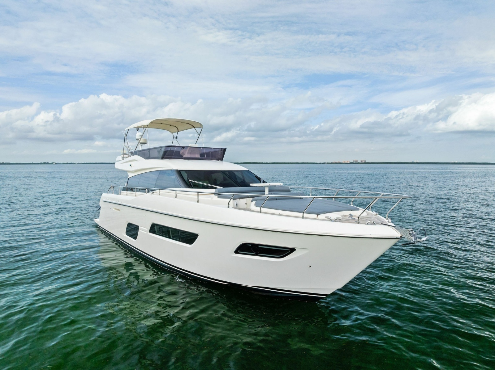 2018 Ferretti Yachts 800