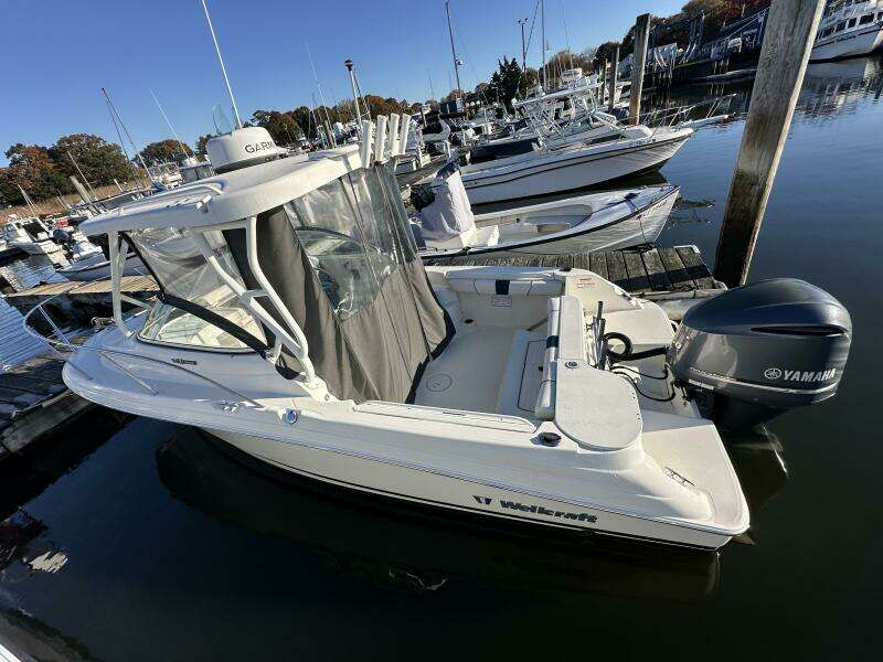 23ft Wellcraft Yacht For Sale