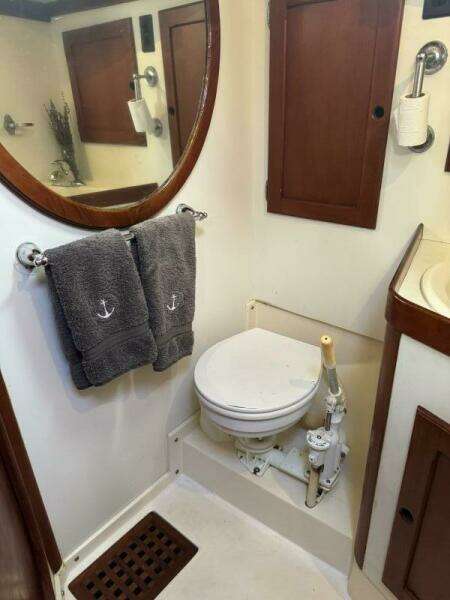 Maratime 41ft Bristol Yacht For Sale Maratime 41ft Bristol Yacht For Sale