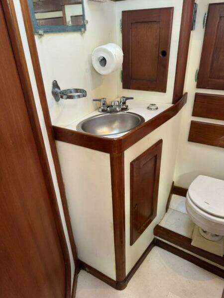 Maratime 41ft Bristol Yacht For Sale Maratime 41ft Bristol Yacht For Sale