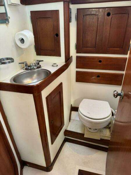 Maratime 41ft Bristol Yacht For Sale Maratime 41ft Bristol Yacht For Sale