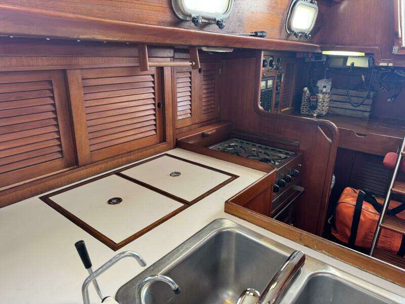 Maratime 41ft Bristol Yacht For Sale Maratime 41ft Bristol Yacht For Sale