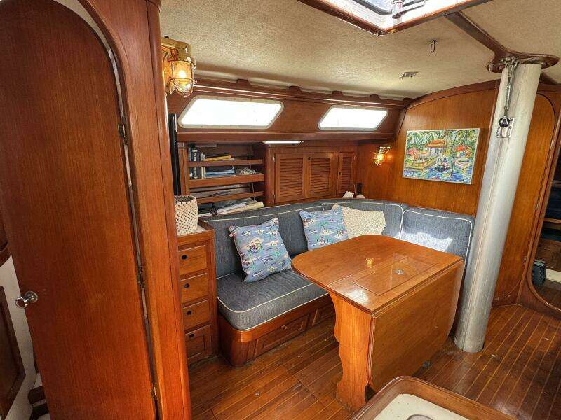 Maratime 41ft Bristol Yacht For Sale Maratime 41ft Bristol Yacht For Sale