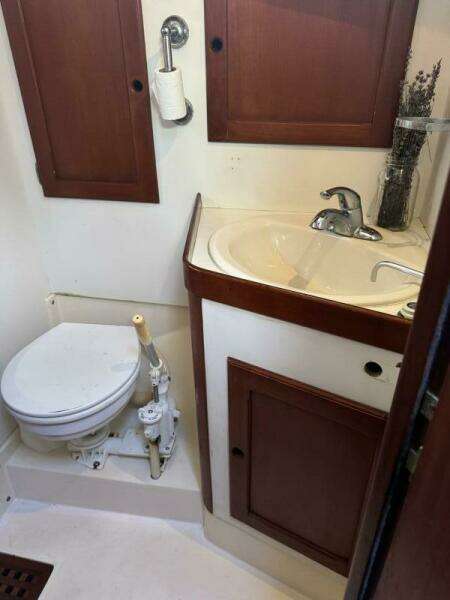 Maratime 41ft Bristol Yacht For Sale Maratime 41ft Bristol Yacht For Sale