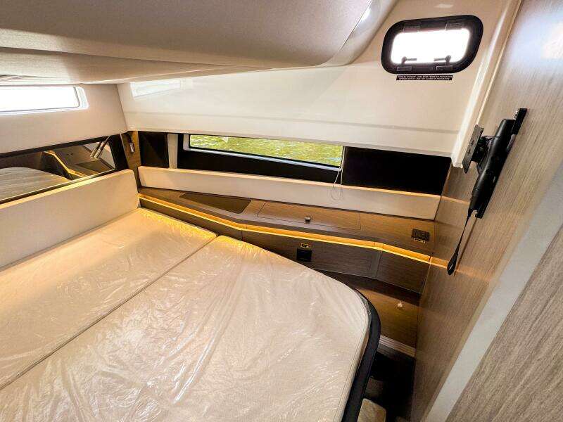 38ft Wellcraft Yacht For Sale