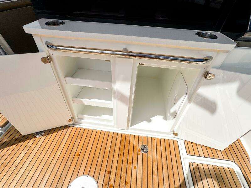 38ft Wellcraft Yacht For Sale