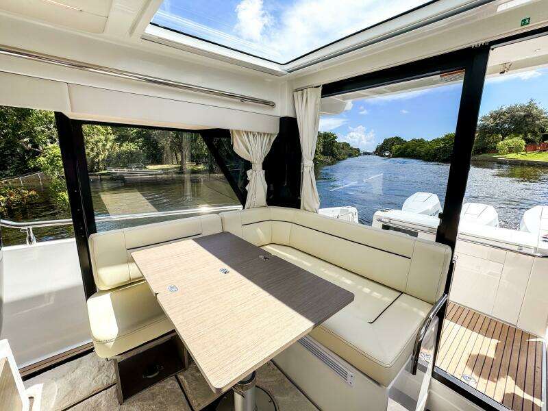 38ft Wellcraft Yacht For Sale
