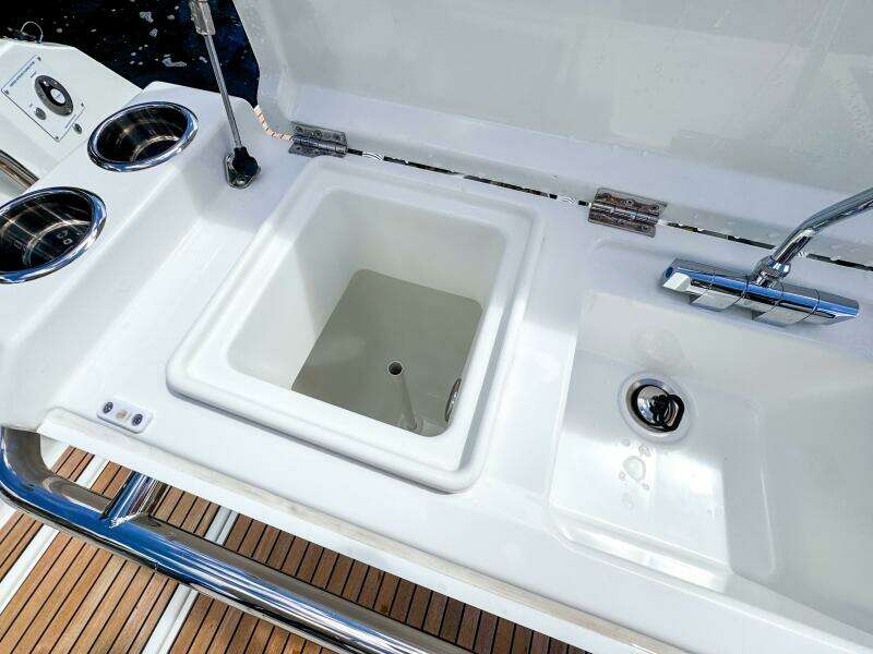 38ft Wellcraft Yacht For Sale