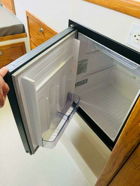 Salt Shaker 26ft Skipjack Yacht For Sale