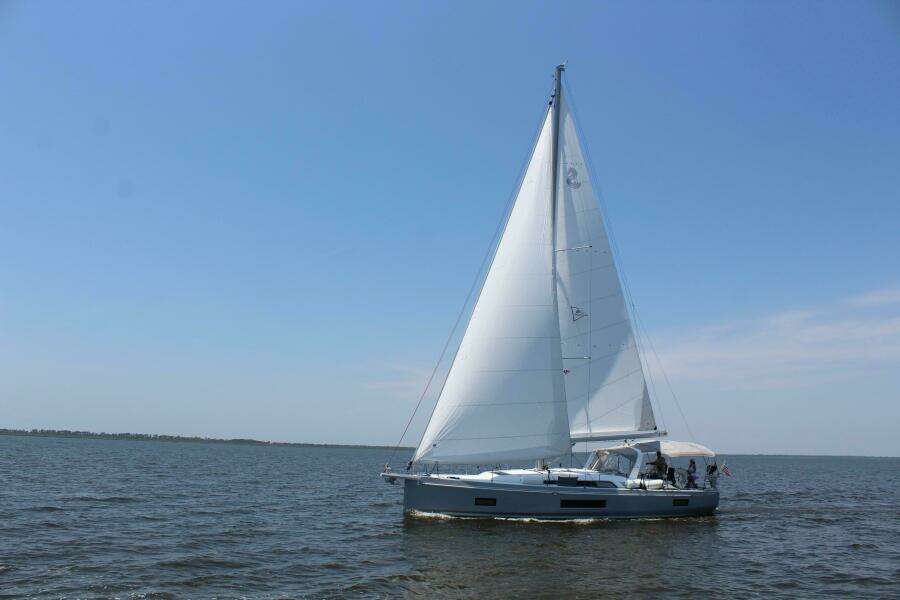 Fat Bottom Girl 46ft Beneteau Yacht For Sale