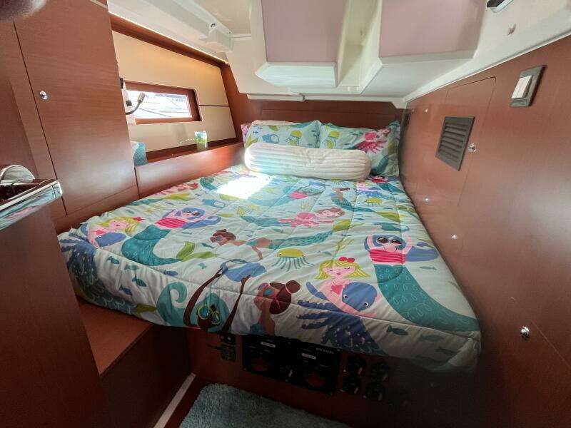 Fat Bottom Girl 46ft Beneteau Yacht For Sale