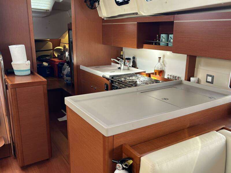 Fat Bottom Girl 46ft Beneteau Yacht For Sale