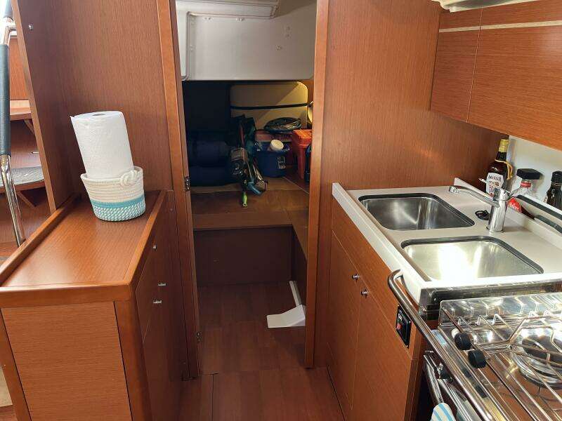 Fat Bottom Girl 46ft Beneteau Yacht For Sale