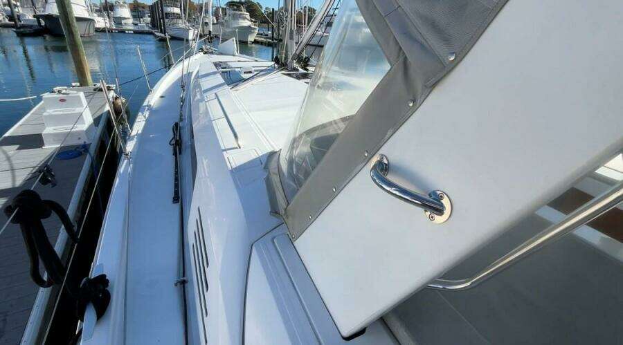 Fat Bottom Girl 46ft Beneteau Yacht For Sale