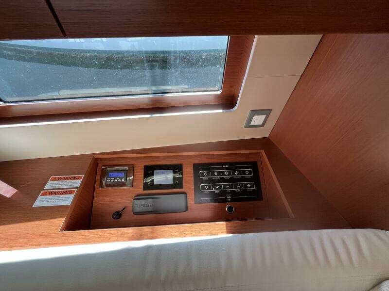 Fat Bottom Girl 46ft Beneteau Yacht For Sale