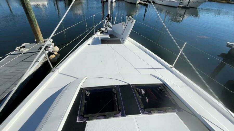 Fat Bottom Girl 46ft Beneteau Yacht For Sale