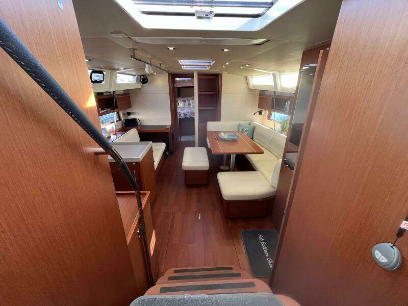 Fat Bottom Girl 46ft Beneteau Yacht For Sale