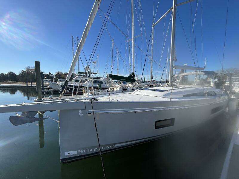Fat Bottom Girl 46ft Beneteau Yacht For Sale