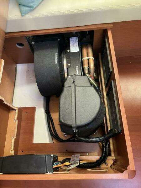 Fat Bottom Girl 46ft Beneteau Yacht For Sale