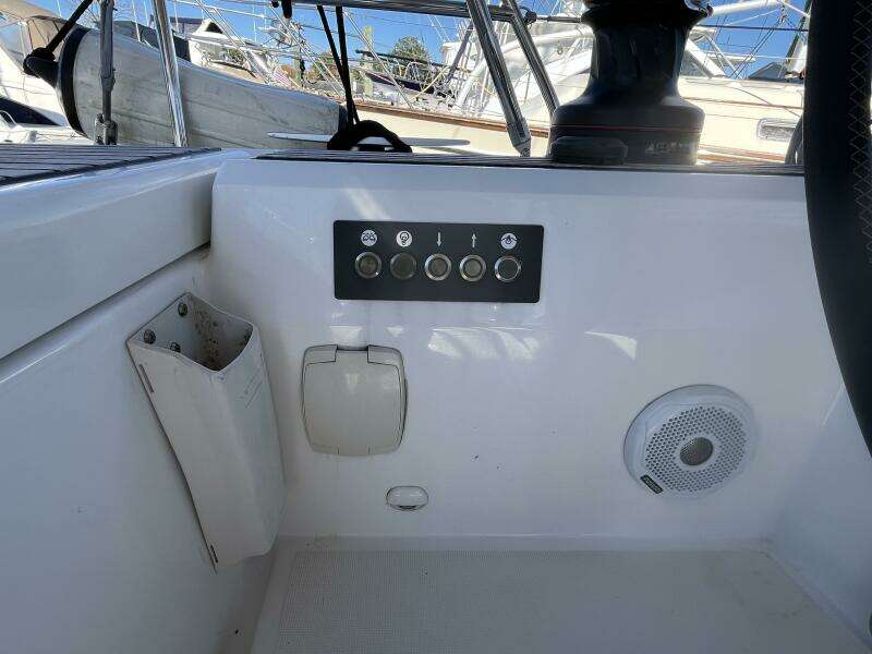 Fat Bottom Girl 46ft Beneteau Yacht For Sale