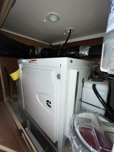 Fat Bottom Girl 46ft Beneteau Yacht For Sale