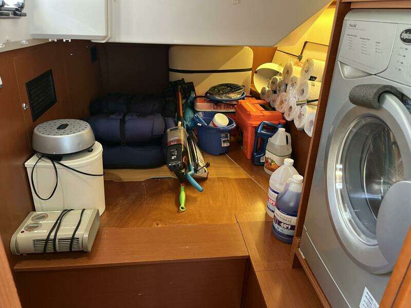 Fat Bottom Girl 46ft Beneteau Yacht For Sale