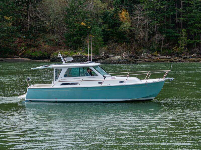 HA KIN 33ft Back Cove Yacht For Sale