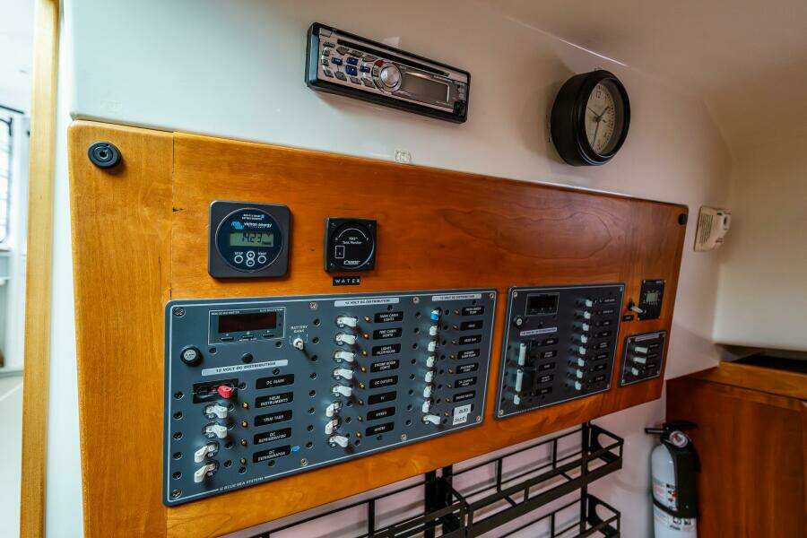 HA KIN 33ft Back Cove Yacht For Sale