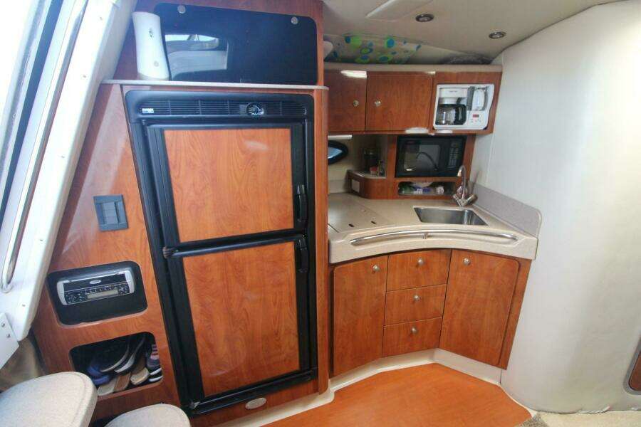 37ft Larson Yacht For Sale 37ft Larson Yacht For Sale