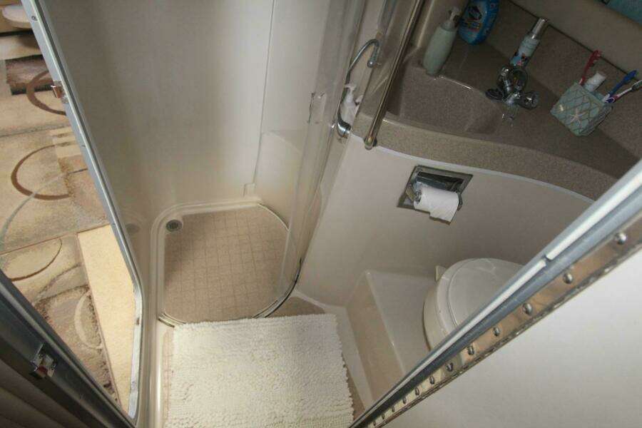 37ft Larson Yacht For Sale 37ft Larson Yacht For Sale