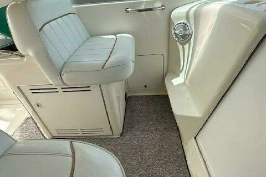 33ft Sea Ray Yacht For Sale