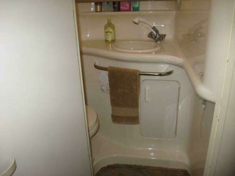 33ft Sea Ray Yacht For Sale