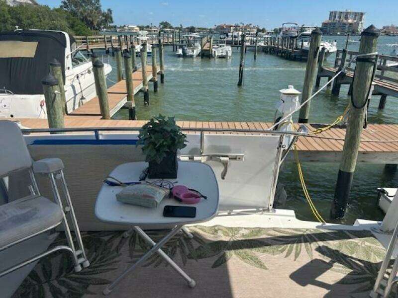 The Perfect Melody 36ft Carver Yacht For Sale