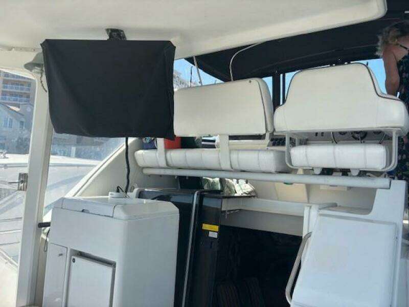 The Perfect Melody 36ft Carver Yacht For Sale