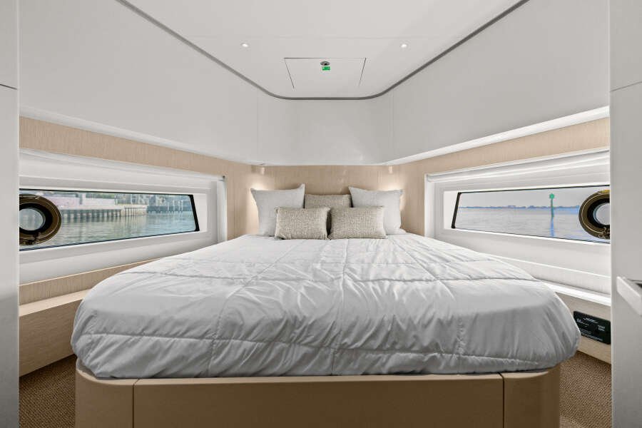 57ft Azimut Yacht For Sale